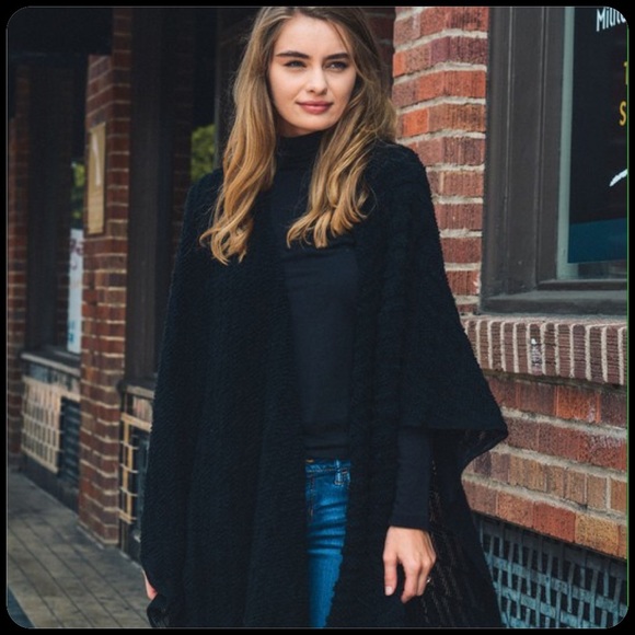 Diagonal Knit Ruana - Picture 2 of 6